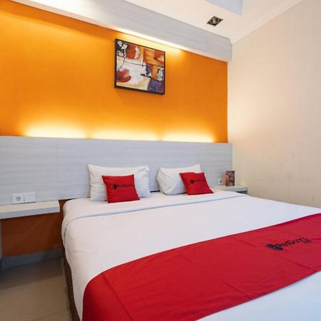 RedDoorz Plus @ Hotel Alden Makassar Buitenkant foto
