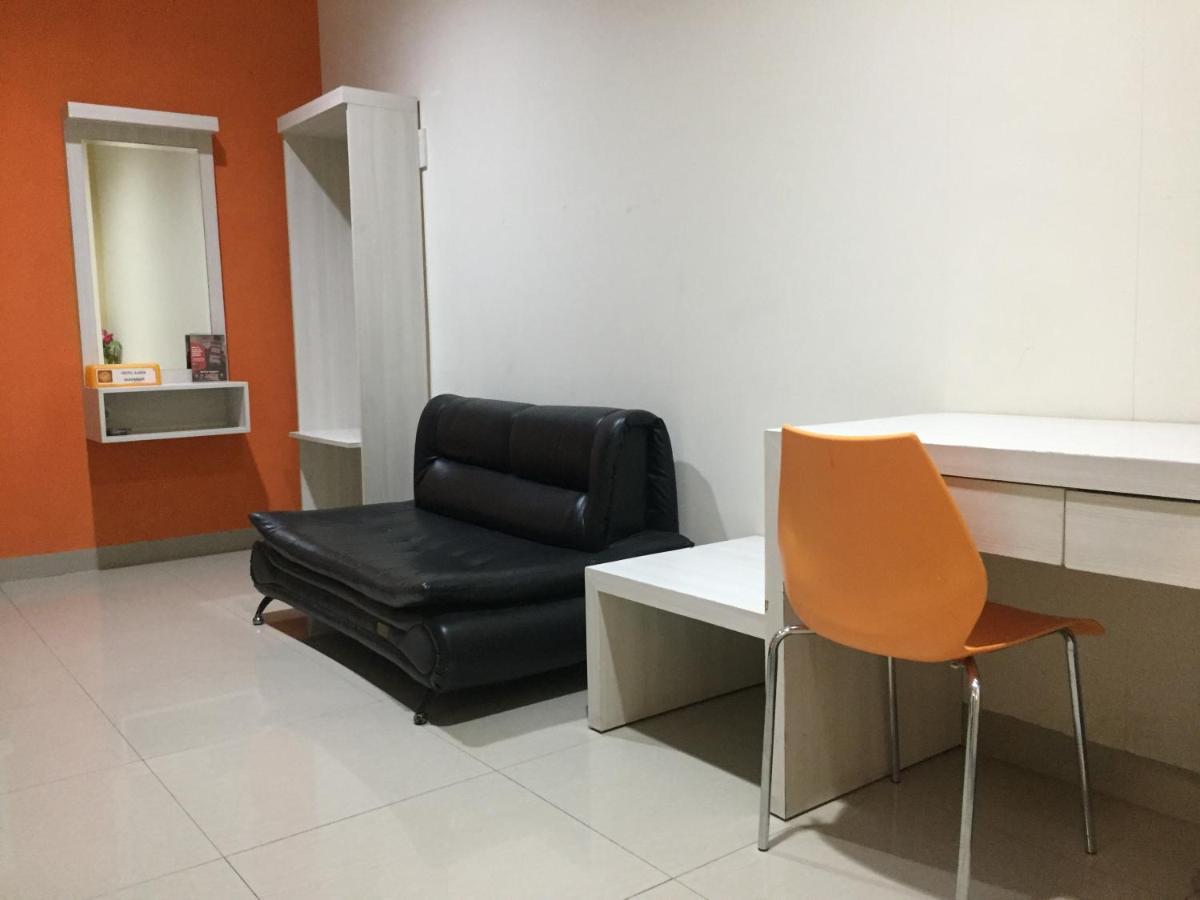 RedDoorz Plus @ Hotel Alden Makassar Buitenkant foto